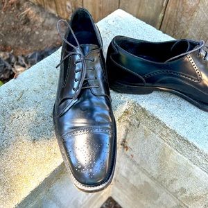 Salvatore Ferragamo black leather oxfords 8 1/2 D